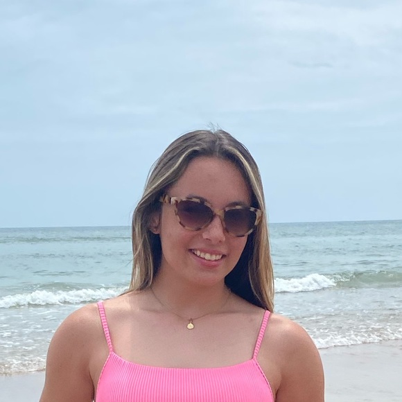 Meet your Posher, Chloe - Picture 1 of 1